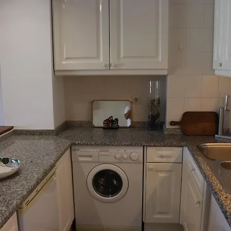 Confortable 1 Bedroom With Garage And Balcony * Porto