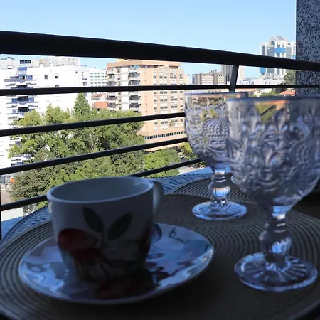 Confortable 1 Bedroom With Garage And Balcony * Porto