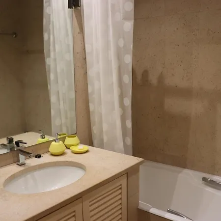 Confortable 1 Bedroom With Garage And Balcony Apartment
