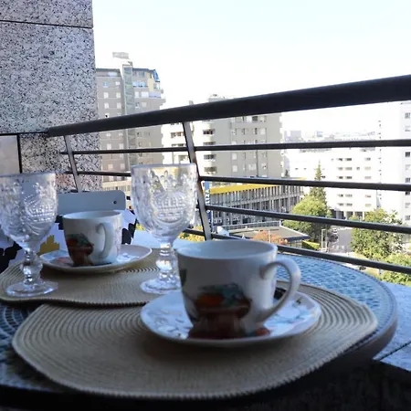 Confortable 1 Bedroom With Garage And Balcony *
